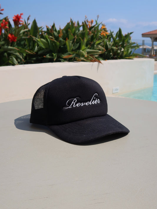 SIGNATURE LOGO TRUCKER HAT - BLACK